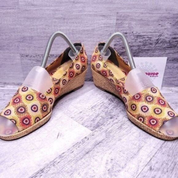 Stuart Weitzman Theodora & Callum Printed Peep Toe Wedge Yellow Red Women's 7.5 - Picture 5 of 9